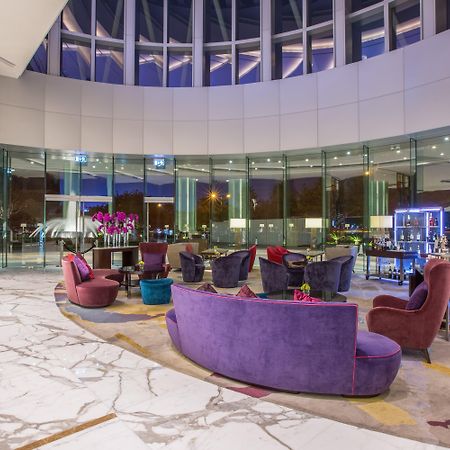 Hotel Crowne Plaza Macau By Ihg Exteriér fotografie The lobby of the hotel