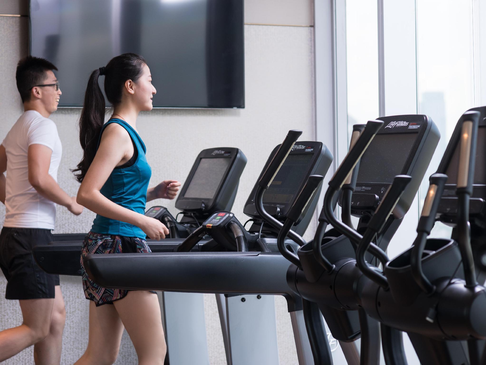 Hotel Crowne Plaza Macau By Ihg Exteriér fotografie A treadmill