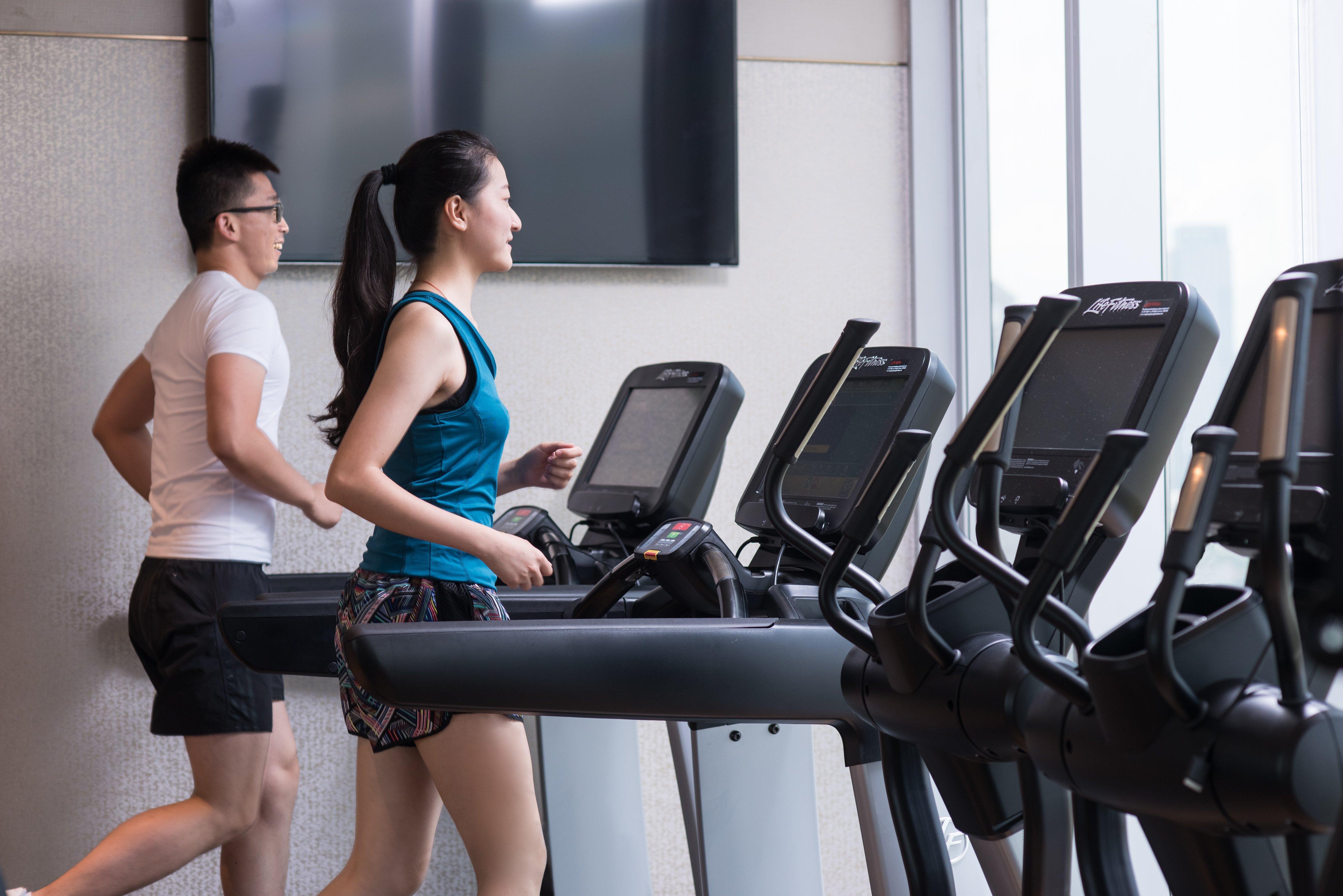 Hotel Crowne Plaza Macau By Ihg Exteriér fotografie People running on treadmills