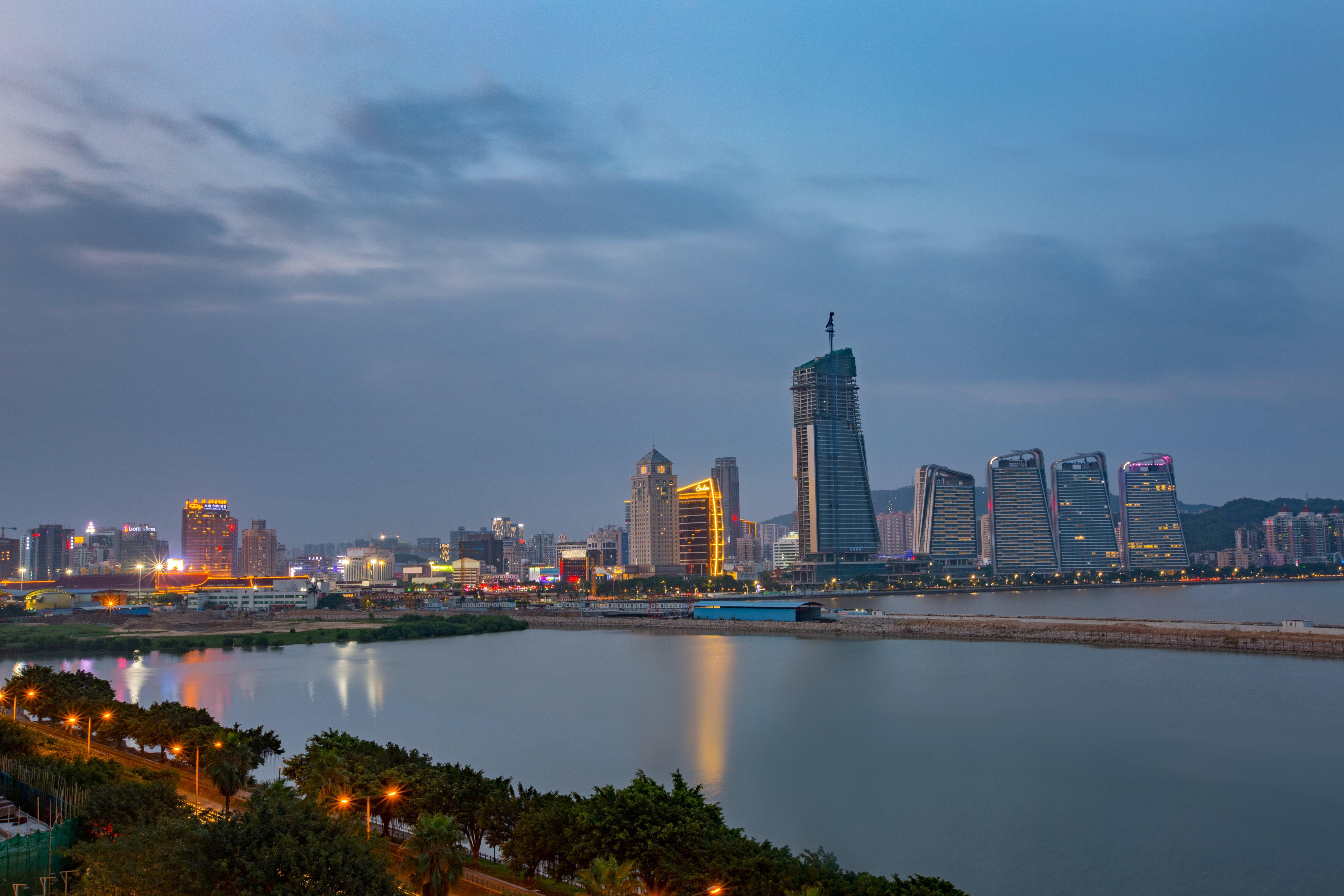 Hotel Crowne Plaza Macau By Ihg Exteriér fotografie Nanhai skyline