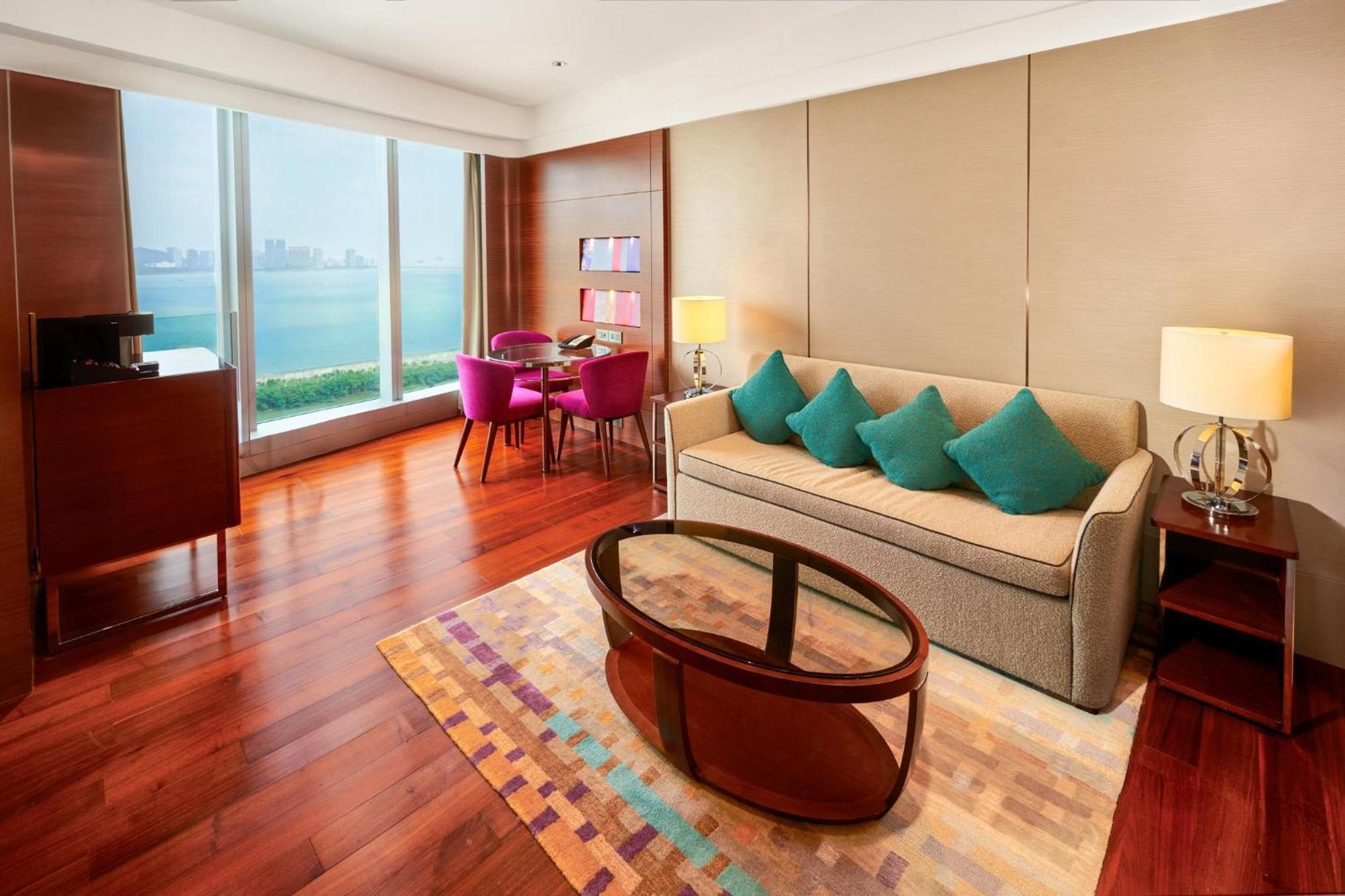 Hotel Crowne Plaza Macau By Ihg Exteriér fotografie A suite at the hotel