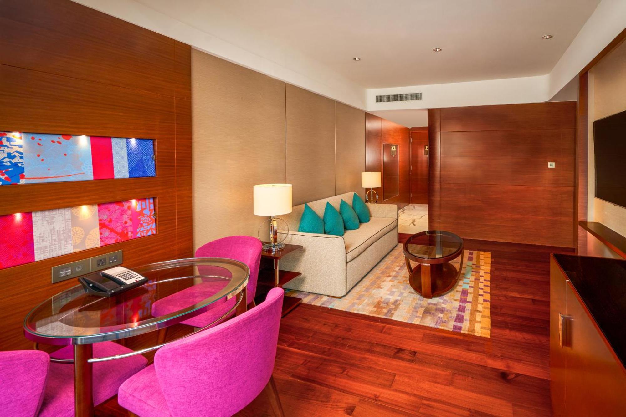 Hotel Crowne Plaza Macau By Ihg Exteriér fotografie Suite at the Park, Hyderabad